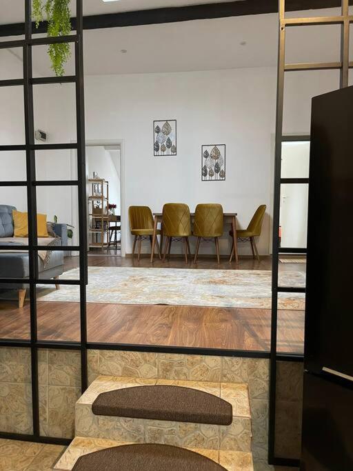 טימישוארה Apartament La Casa מראה חיצוני תמונה